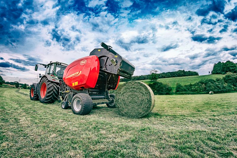 Fixed Chamber round balers - VICON RF 4225, maximal capacity in all crop conditions, the system ensures maximal bale rotation