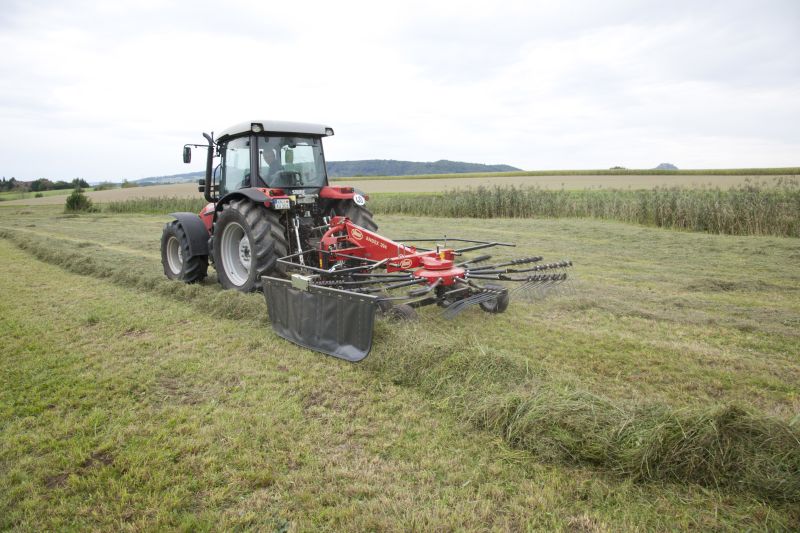 Single Rotor Rakes - VICON ANDEX 323-353-394-424T-434-474T, designed for low power tractors, but still provides great working width