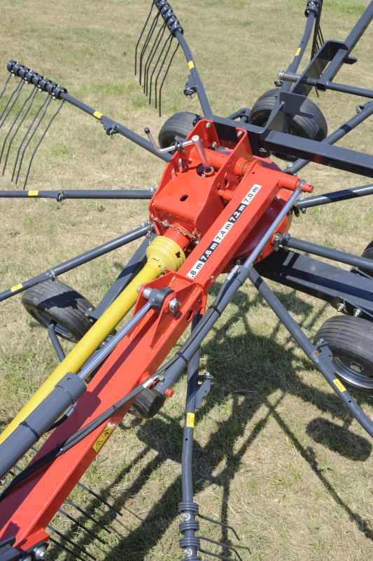 Double Rotor Rakes - VICON ANDEX 644-724-724 HYDRO-764, cost efficient and strong frames for a long lifetime also CompactLine maintanence friendly gearbox