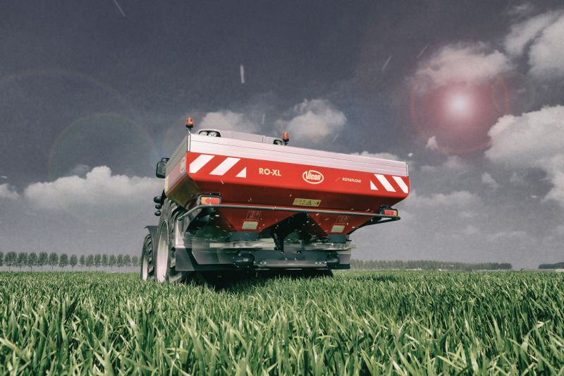 Disc Spreaders - Vicon RotaFlow RO-XL, provides long range spreading, optimal with more capacity