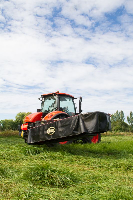 Plain Mowers - VICON EXTRA 432H - 436H - 440H - REAR MOUNTED DISC MOWERS, a disc mower with hydraulic suspension and high performance during field operation