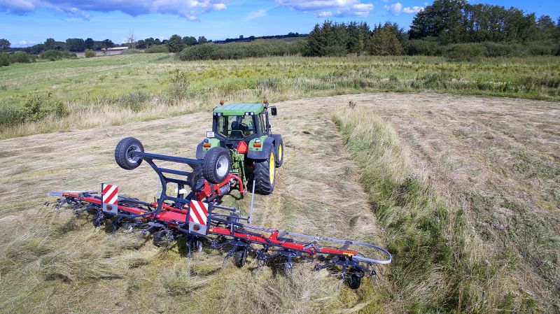 Tedders, Trailed - VICON FANEX 904C - 1124C, purpose-built for smaller tractor but will also operate with larger ones