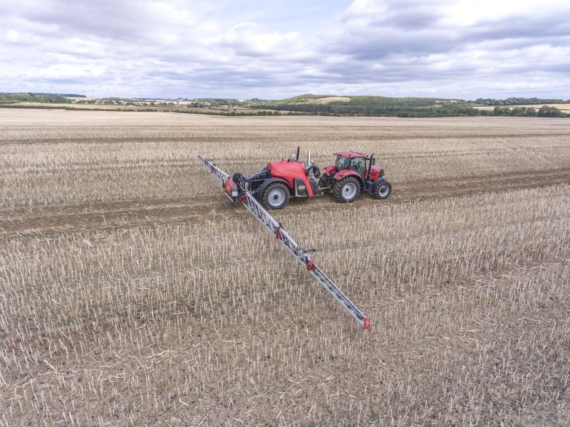 Kverneland iXtrack T3, compact sprayer, stable and precise with intelligent technology