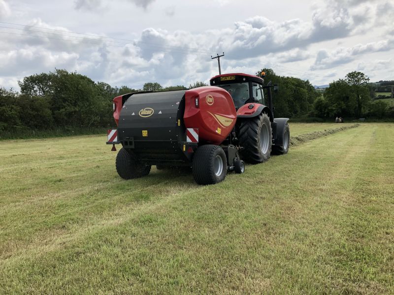 Fixed Chamber round balers - VICON FIXBALE 500, specialist baler for heavy silage conditions with low power requirments for efficient operation