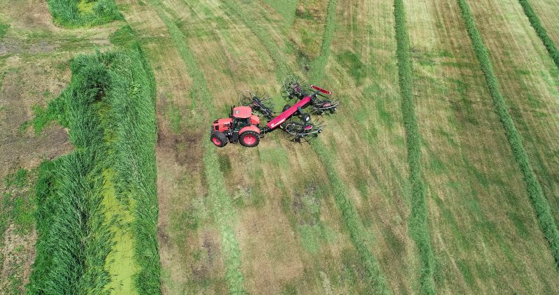 Four Rotor Rakes - VICON ANDEX 1304 PRO, super efficient in use during field operation with ISOBUS option