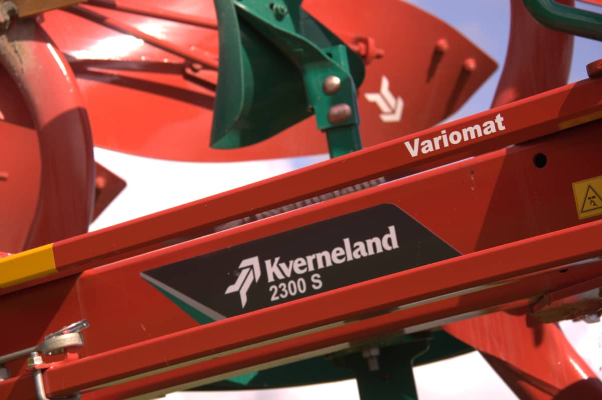 Kverneland 2300 S Providing the best soil preparation, with great range of accessories