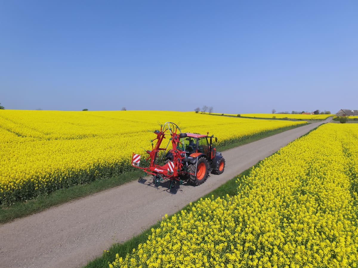 Kverneland 8555-8568-8576-8590-85112, compact transporté par tracteur