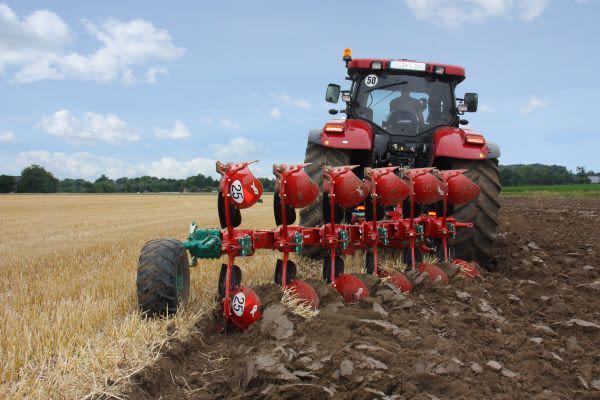 Reversible Mounted Ploughs - Kverneland Ecomat ploughing the field, economical and time efficient