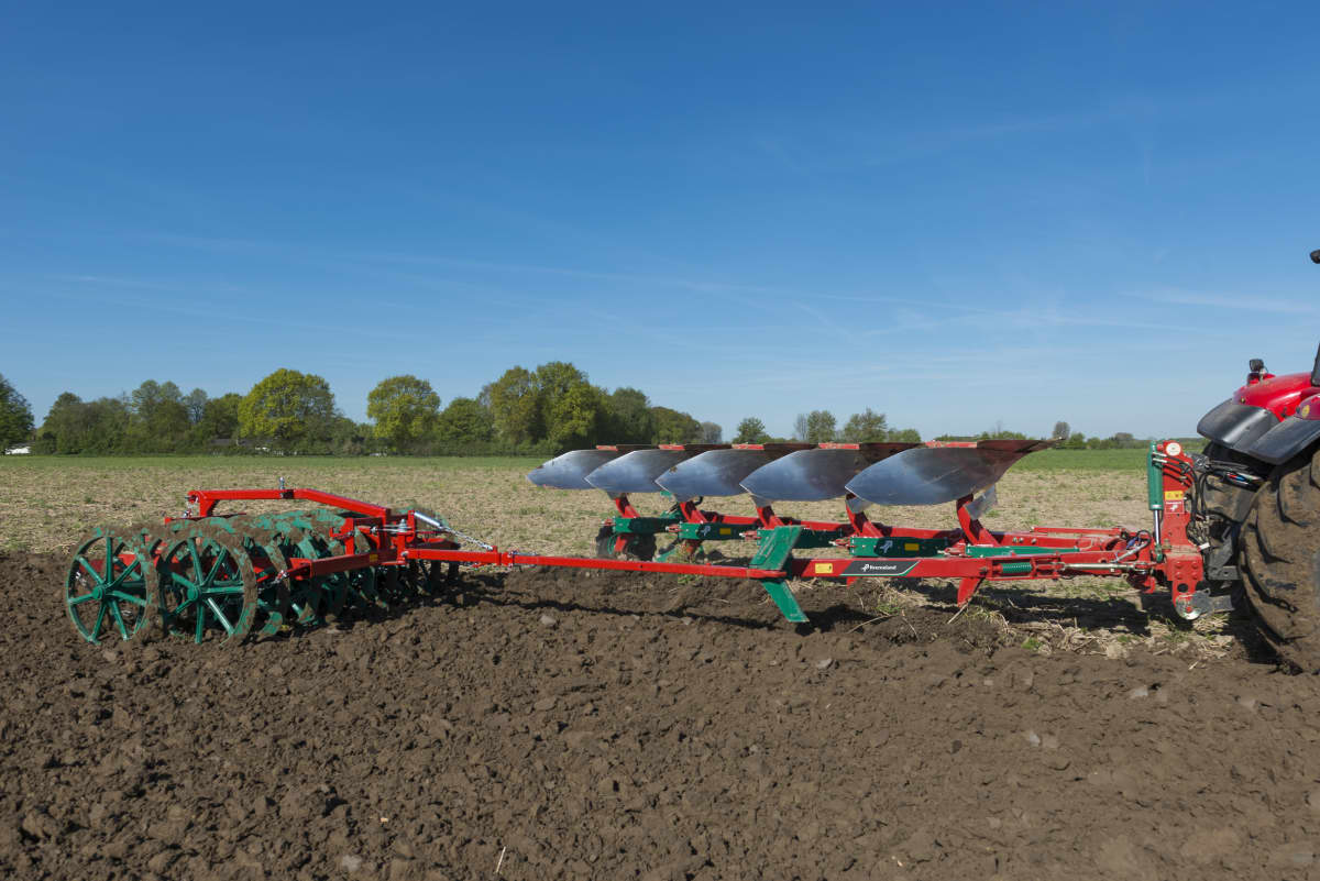 Packers - Double Trailed Soil Packer, operating environment friendly and efficient on field