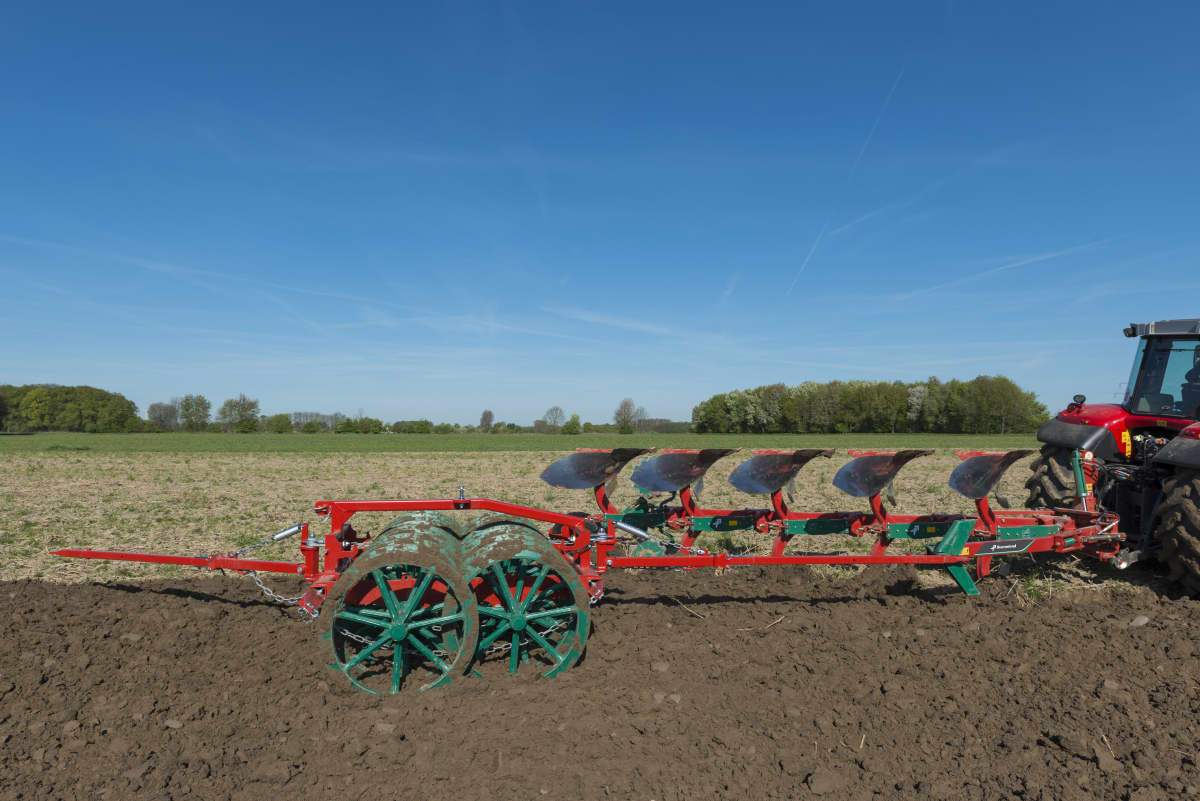 Packers - Double Trailed Soil Packer, operating environment friendly and efficient on field