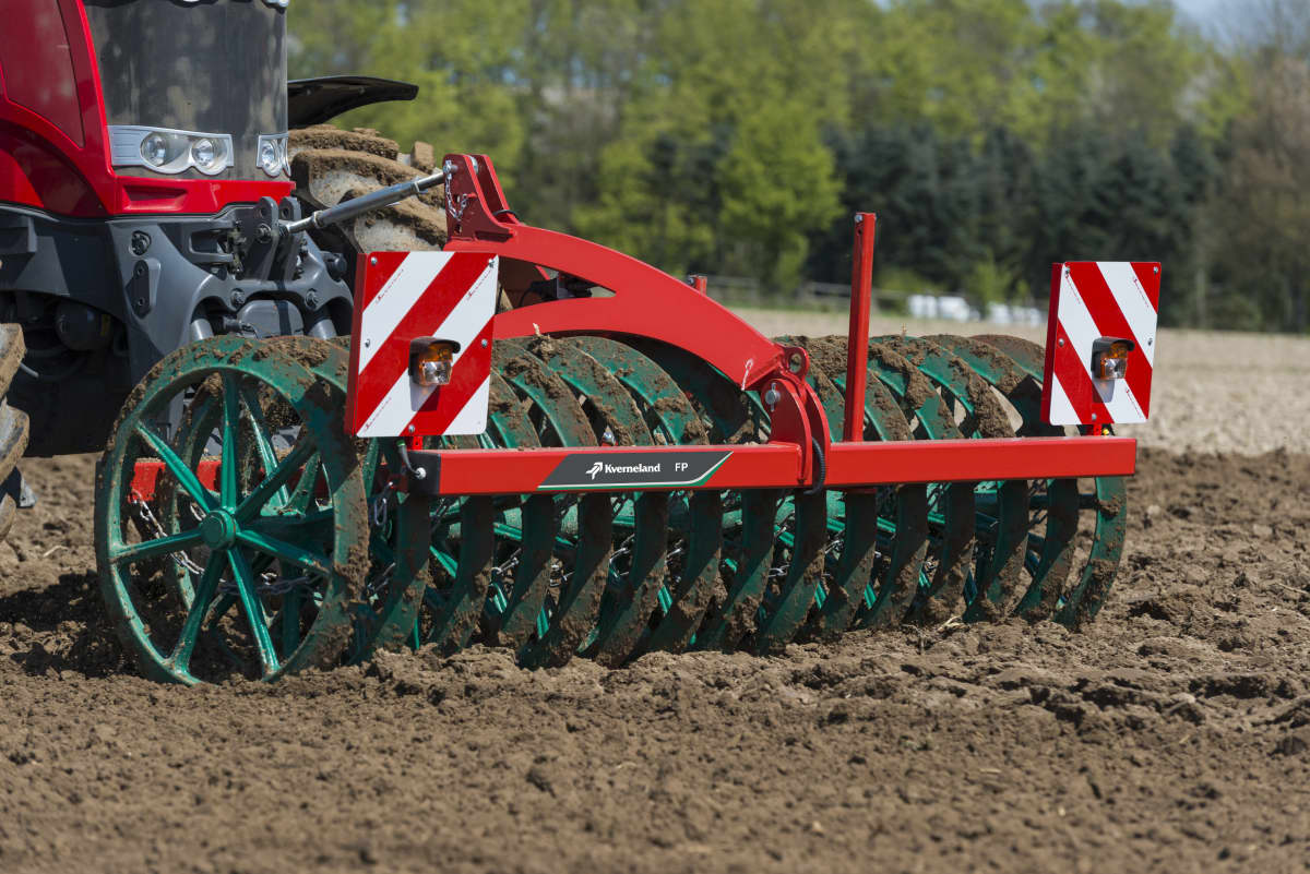 Packers - Kverneland Front Soil Packer, optimal productivity, robust and easy to maneuver during operating on field