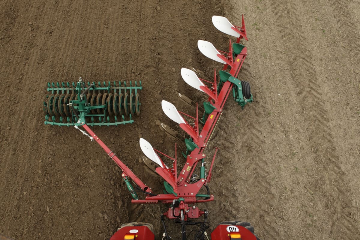 Kverneland Packomat, perfect seedbed while ploughing, kvernelands unique steel provides light and robust implement