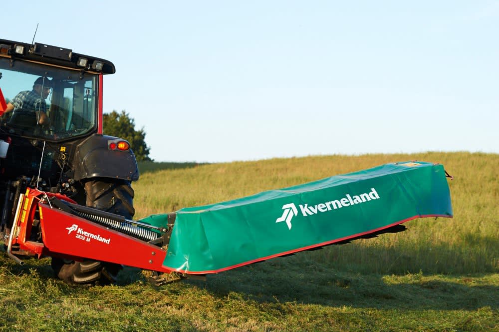 Kverneland 2624 M - 2628 M - 2632, Side mounted plain disc mowers