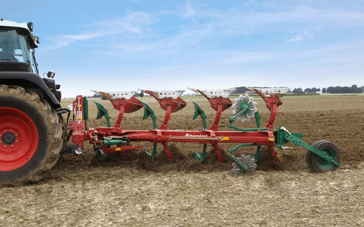 Reversible Mounted Ploughs - Kverneland EG LB comes with a great range of accessories, helping the ploughing operation