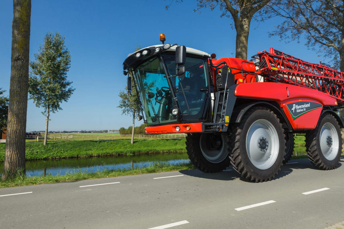 Kverneland-Self-Propelled-Sprayer-iXdrive-S6-0017