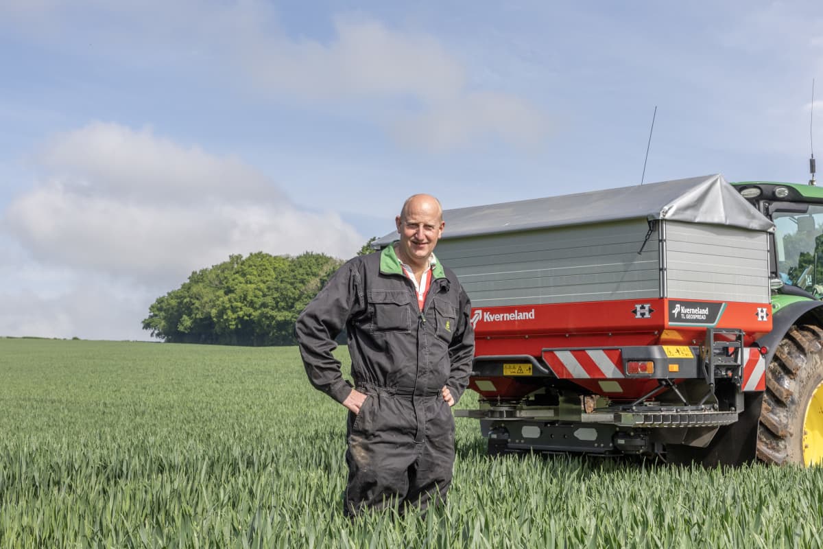 Ed Williams in his field in front of his new Kverneland Exacta TL GEOSPREAD Disc Spreader