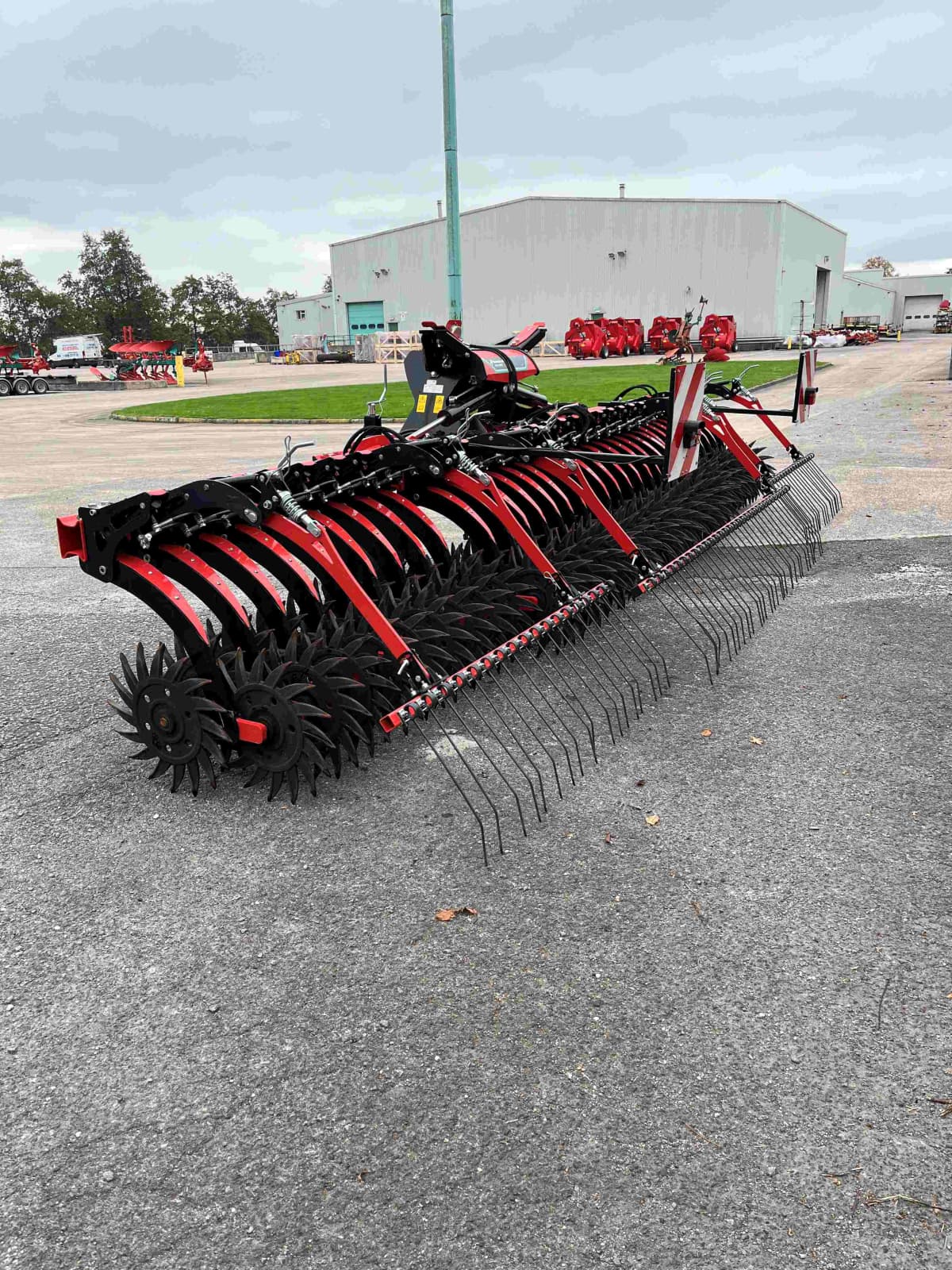 Kverneland Helios 2064 F rotary hoe 