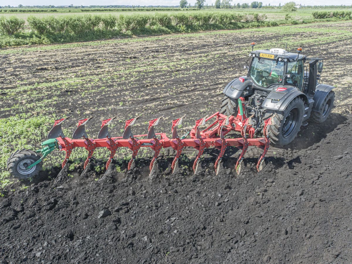 Charrue Kverneland Ecomat On-Land - Labour superficiel idéal en hors-raie