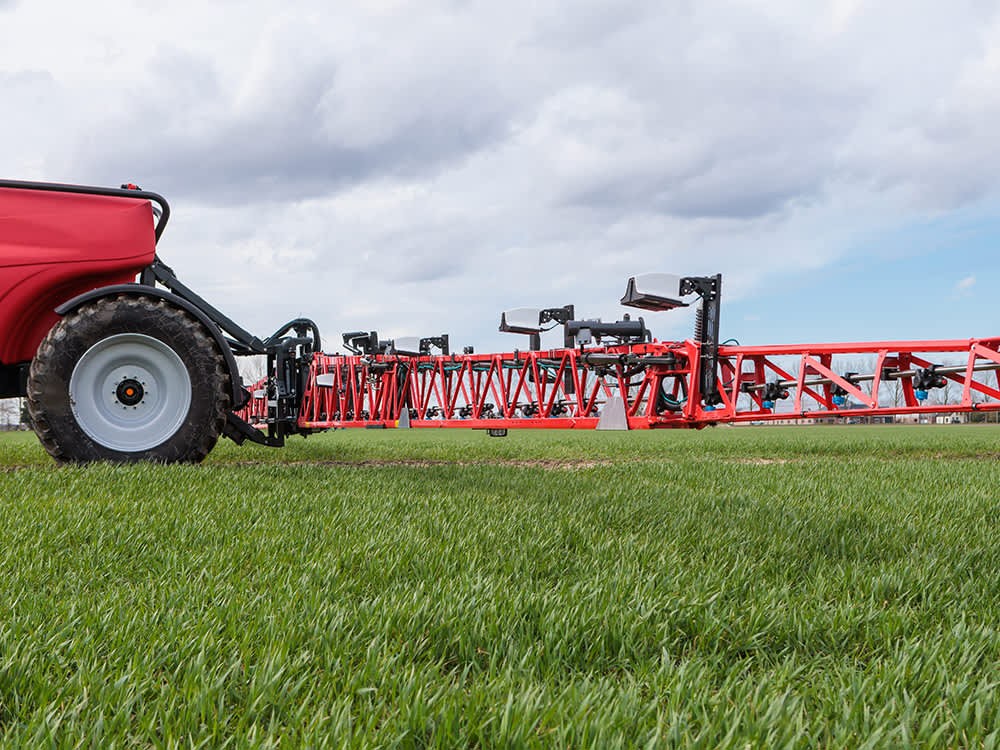 Kverneland-Trailed-Self-Propelled-Sprayer IMAGE