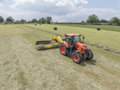 Quels sont les avantages de l’andaineur à tapis ? 