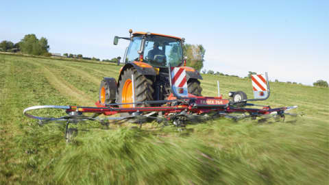 New 7.6m Tedder with Reduced Transport Height and Increased Efficiency