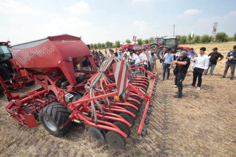 Seminatrici, i tre gioielli di Kverneland in campo nell'azienda Le Colombaie