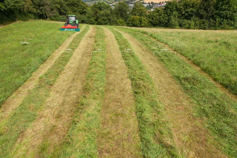 Kverneland 2832 FS: Sinfín hilerador
