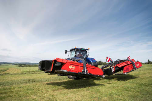 Mower Conditioners - EXTRA 7100T BX – 7100R BX, operating with high performance on field