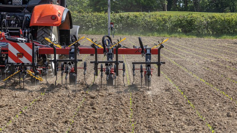 Kverneland Onyx inter-row cultivator