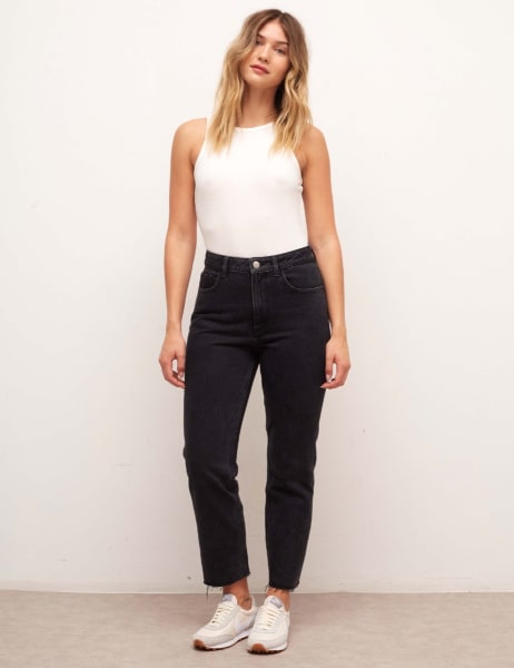 Cropped Straight Mid Rise Jean