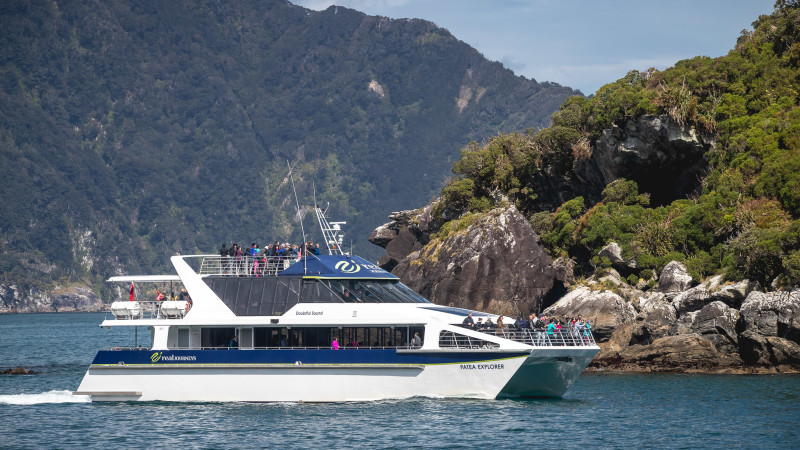 lake manapouri cruises