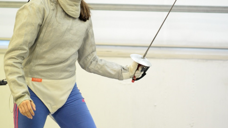 sabre-fencing-class-with-all-equipment