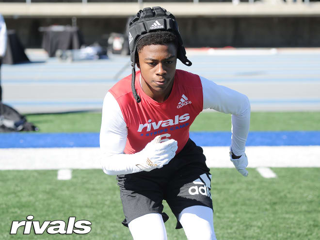California cornerback Ceyair Wright holds a Michigan Wolverines football recruiting offer from Jim Harbaugh. 