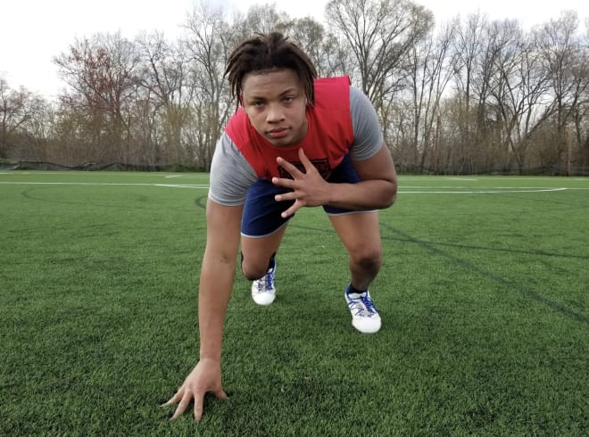 Three-star defensive end Travali Price is a top NC State Wolfpack football target.