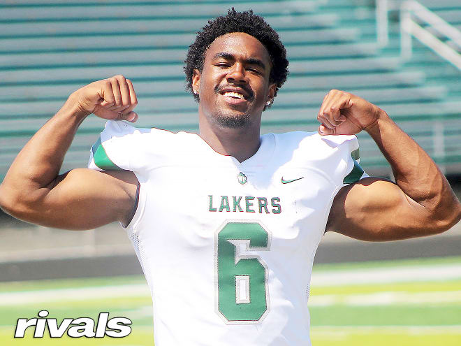 Rivals100 running back Donovan Edwards holds a Michigan Wolverines football recruiting offer. 