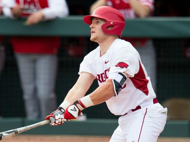 Big 7th inning leads Arkansas past Georgia