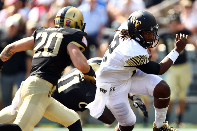 Sophomore Kendall Hinton is a true dual-threat quarterback and gave Army 'D' problems in 2015