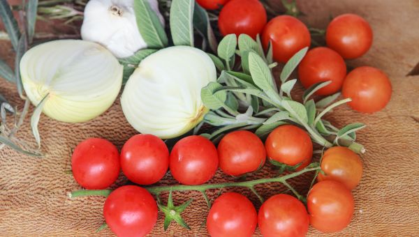 tomatoes, onions, garlic