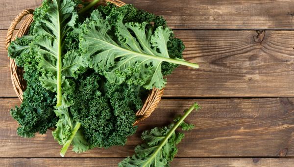 kale, bowl, wooden table