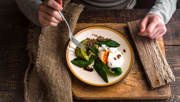 plate, fork, eating, egg, salad