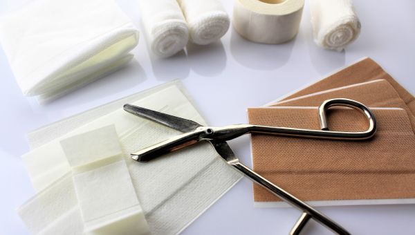 First aid essentials for wounds