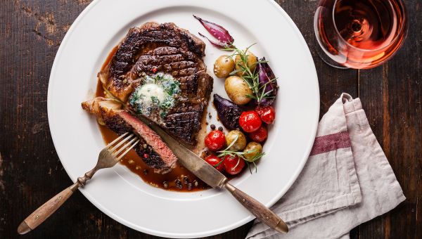 Steak ribeye with vegetables