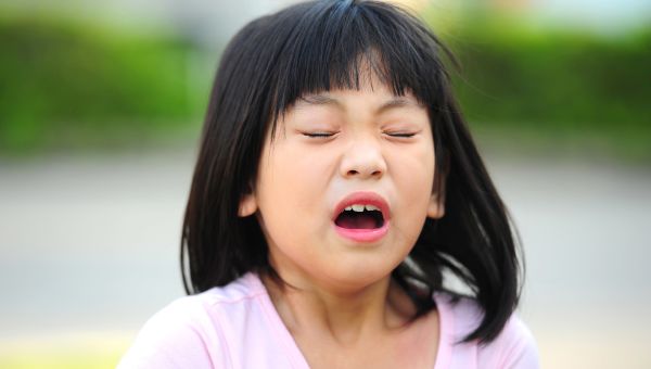 kid sneezing, sneeze, allergies