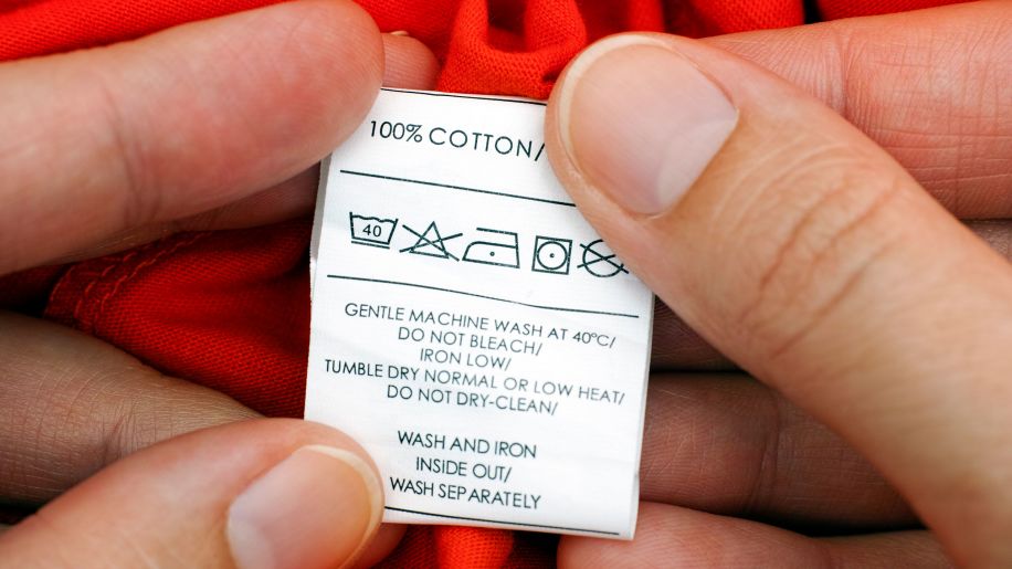 laundry tag, fingers