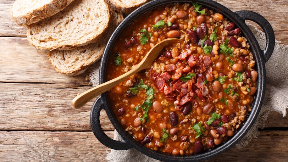 chili with bread