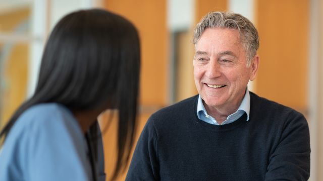 patient talking to nurse