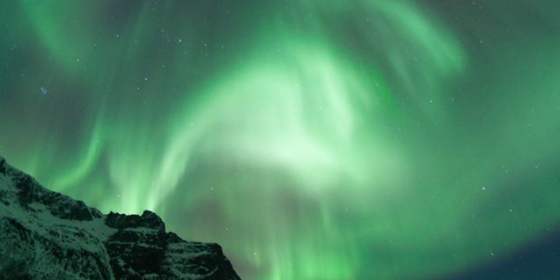 Northern lights chase when the Sky Becomes Magic – Green Fox Guiding
