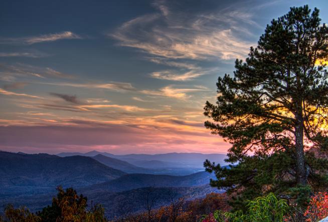 7 Iconic Overlooks on the Blue Ridge Parkway in Virginia's Blue Ridge