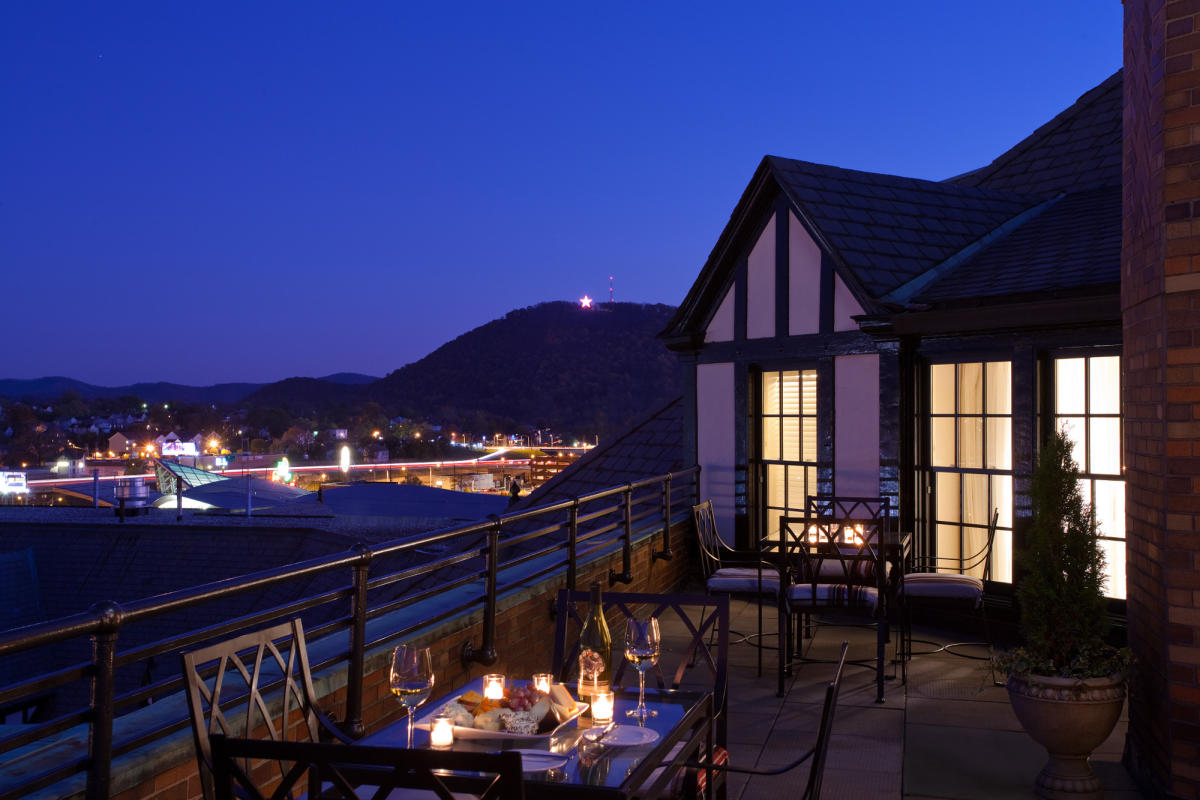 10 Luxury Suites for a Romantic Getaway to Virginia's Blue