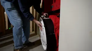 BLOW YOUR MIND Blower Door Test